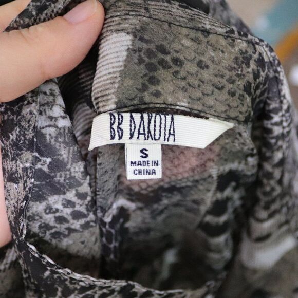 BB Dakota | Button Up Sheer Tunic Top Small - Picture 5 of 7